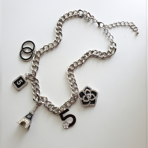 VERA by New York Jewelry - VERA by New York - Charm Necklace
